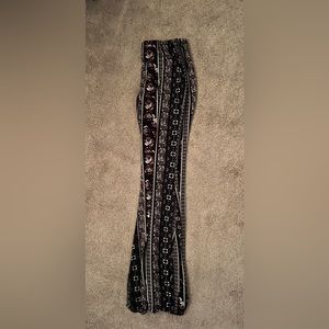 Bell bottom full tilt jegging pants, size S